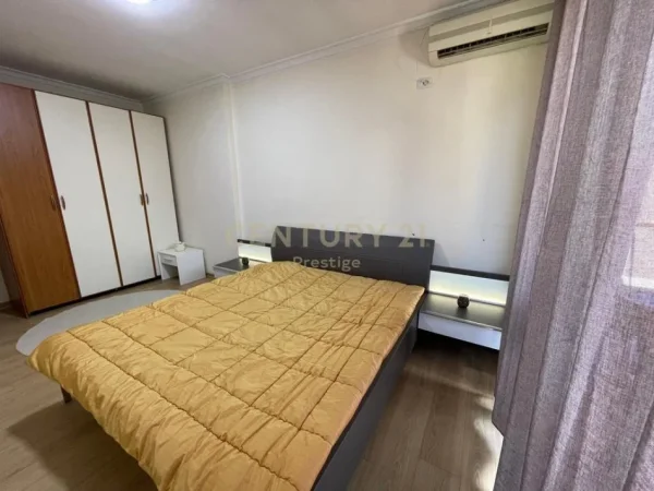 Tirane, jap me qera apartament 1+1+Ballkon , 60 m² 650 € (Liqeni i Tiranës)