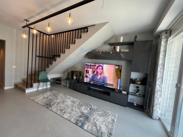 Durres, shitet shtepi 2 Katshe 280.000 €