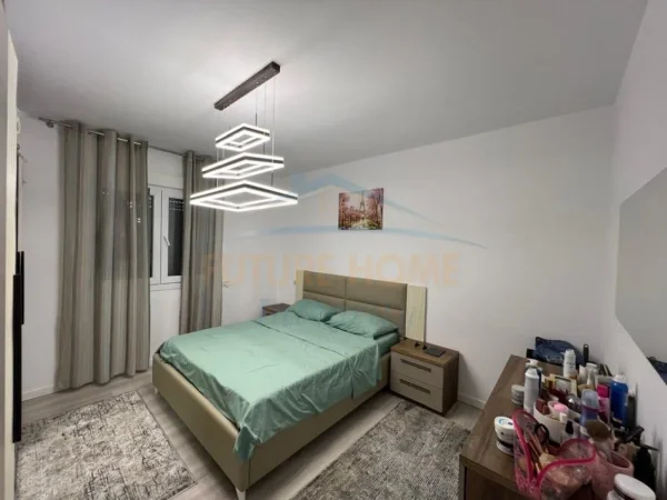 Durres, shitet shtepi 2 Katshe 257.000 €