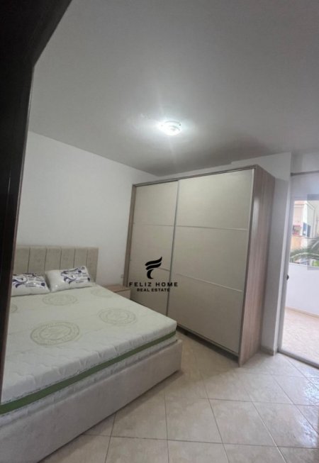 Tirane, jepet me qera apartament 1+1+Ballkon Kati 2, 60 m² 450 € (BRRYLI)