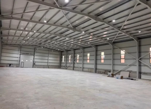 Tirane, jepet me qera magazine Kati 1, 1.200 m² 4.500 € 