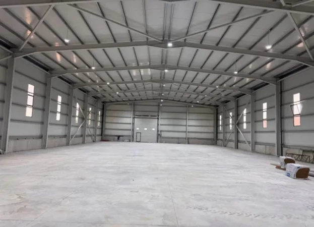 Tirane, jepet me qera magazine Kati 1, 1.200 m² 4.500 € 