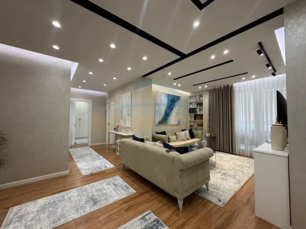 Tirane, shitet apartament 2+1 Kati 4, 130 m² 250.000 € (Ish Fusha e Aviacionit)