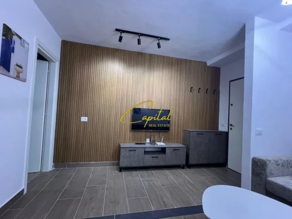 Tirane, jepet me qera apartament 1+1 Kati 3, 55 m² 500 € (SELITE)