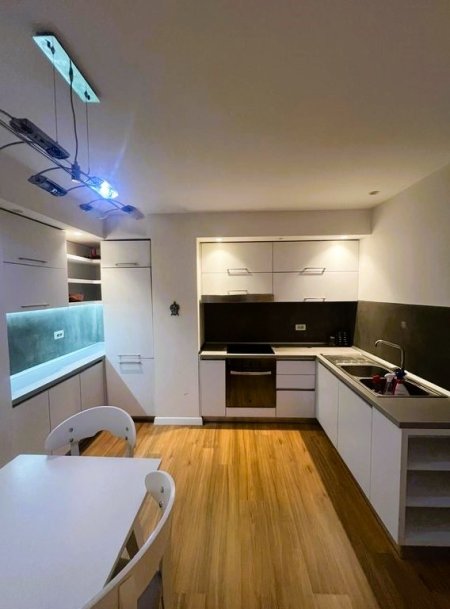 Tirane, shitet apartament 2+1+Aneks+Ballkon Kati 3, 90 m² 165.000 € 