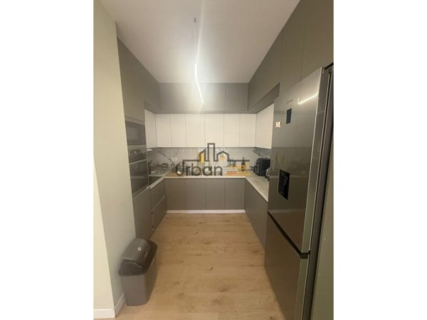 Tirane, shitet apartament 2+1+Ballkon Kati 7, 109 m² 320.000 € (Komuna e Parisit)