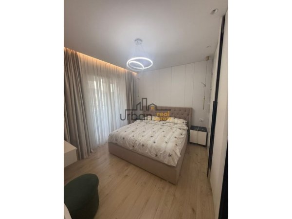 Tirane, shitet apartament 2+1+Ballkon Kati 7, 109 m² 320.000 € (Komuna e Parisit)