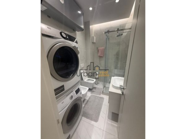 Tirane, shitet apartament 2+1+Ballkon Kati 7, 109 m² 320.000 € (Komuna e Parisit)