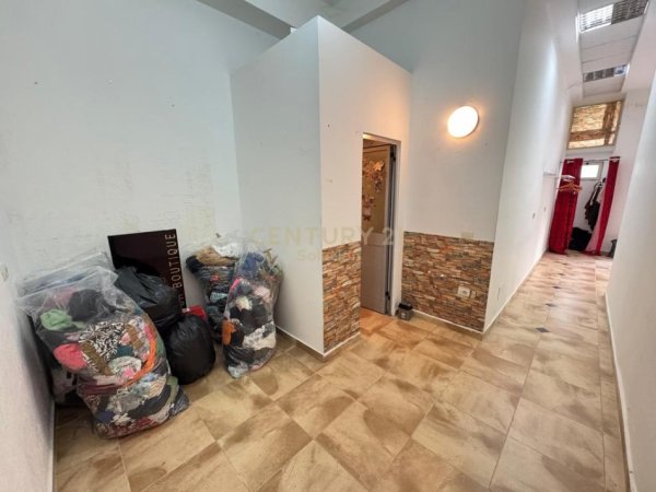 Tirane, shitet dyqan Kati 0, 40 m² 47.000 € 
