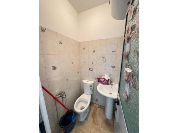 Tirane, shitet dyqan Kati 0, 40 m² 47.000 € 