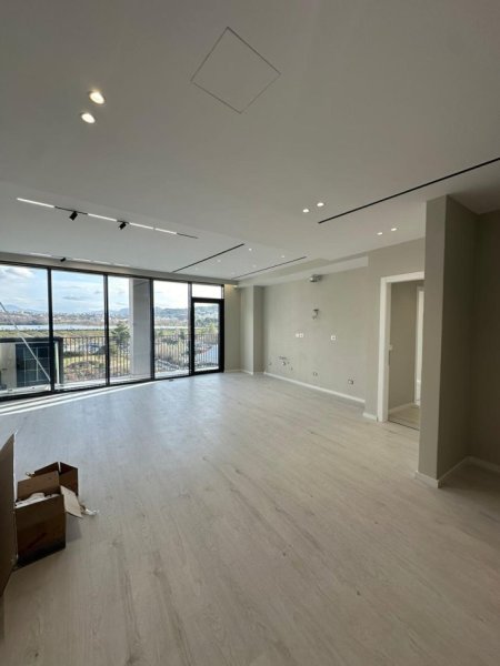 Tirane, jepet me qera apartament 2+1 , 125 m² 1.300 € 