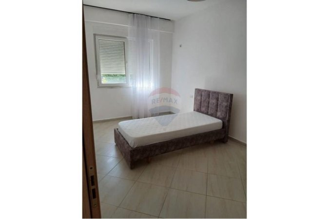 Tirane, jepet me qera apartament 2+1 , 74 m² 600 € Liqeni i Thate