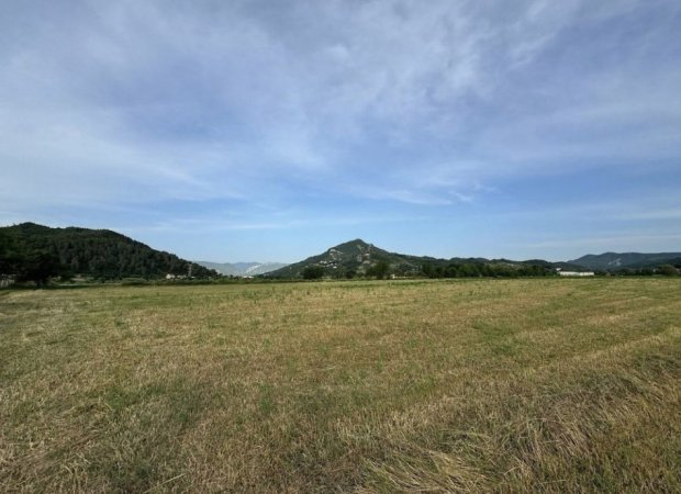 Tirane, shes truall , 2.000 m² (Vishnje, Tirane)