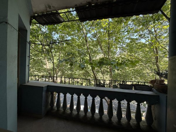 Tirane, jepet me qera apartament ose ZYRA /  3+1+Ballkon Kati 2, 90 m² 800 € (Pallatet Agimi Bllok)