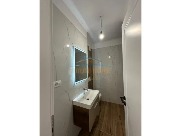 Tirane, shitet apartament 1+1 Kati 2, 43 m² 12.000.000 € 