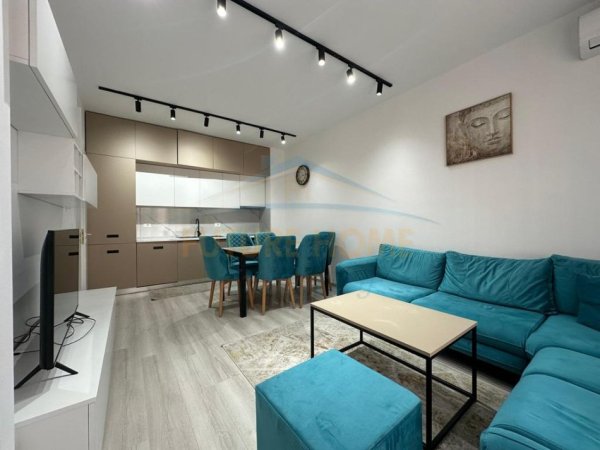 Tirane, jepet me qera apartament 2+1+Ballkon Kati 4, 72 m² 600 € (rruga xhanfize keko)