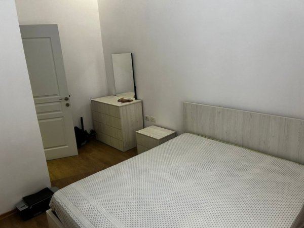 Tirane, jepet me qera apartament 1+1 , 52 m² 500 € (Golden Park)