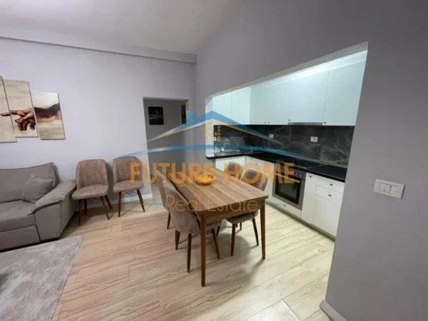 Tirane, jepet me qera apartament 1+1 Kati 4, 51 m² 500 € (Moziku Tiranes)