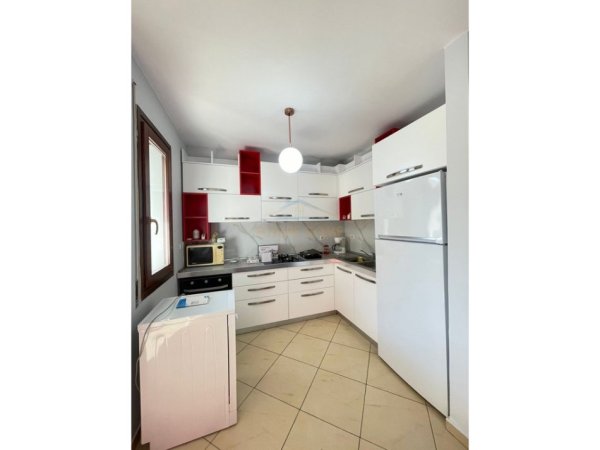 Tirane, jepet me qera apartament 2+1 Kati 3, 104 m² 650 € (Kopshti Botanik)