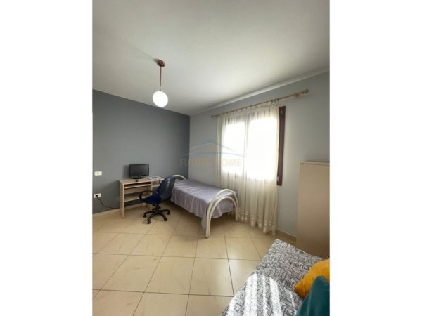 Tirane, jepet me qera apartament 2+1 Kati 3, 104 m² 650 € (Kopshti Botanik)