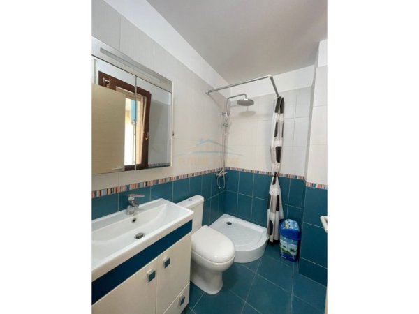 Tirane, jepet me qera apartament 2+1 Kati 3, 104 m² 650 € (Kopshti Botanik)