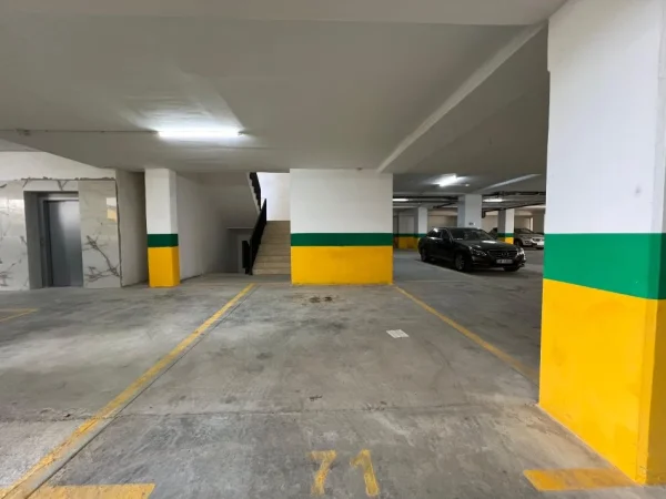 Tirane, shitet garazh | post parkimi Kati -1, 100 m² 90.000 € (Ish Fusha e Aviacionit- Tiranë)