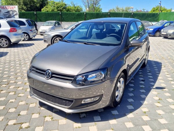 Durres, shes makine VW POLO 1.2 NAFT GJENDJA PERFEKT Nafte, gri e erret manuale Kondicioner 187.000 km 4.400 €