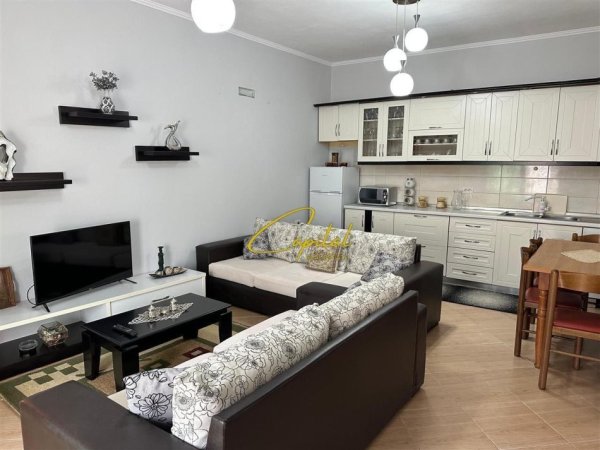 Tirane, jepet me qera apartament 2+1 Kati 2, 100 m² 450 € (PORCELAN)