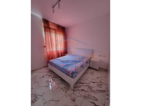 Tirane, jepet me qera apartament 1+1 Kati 0, 55 m² 300 € 