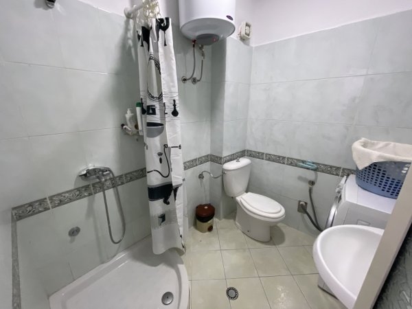Durres, shes apartament 1+1+Ballkon Kati 2, 90.000 € (Plazh iliria)