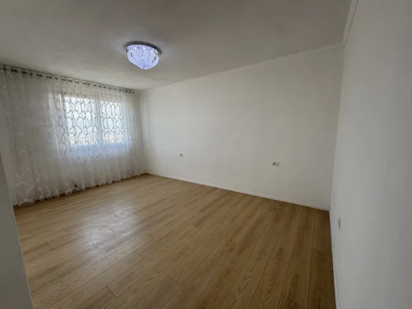 Tirane, shitet apartament 1+1+Ballkon , 65 m² 88.000 € (Besim Alla)