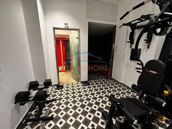 Tirane, shitet apartament 4+1 Kati 1, 220 m² 800.000 € 
