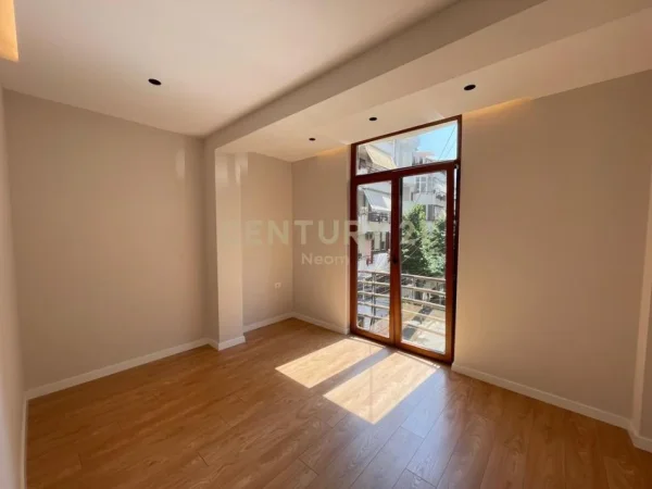 Tirane, shitet apartament 2+1+Aneks+Ballkon Kati 2, 98 m² 215.000 € (Neom116605)
