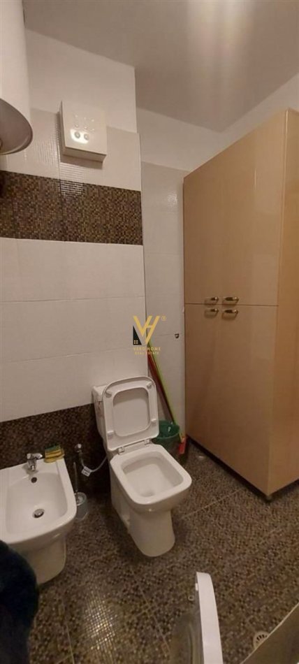 Tirane, jepet me qera apartament 2+1+Ballkon Kati 7, 90 m² 500 € (astir)