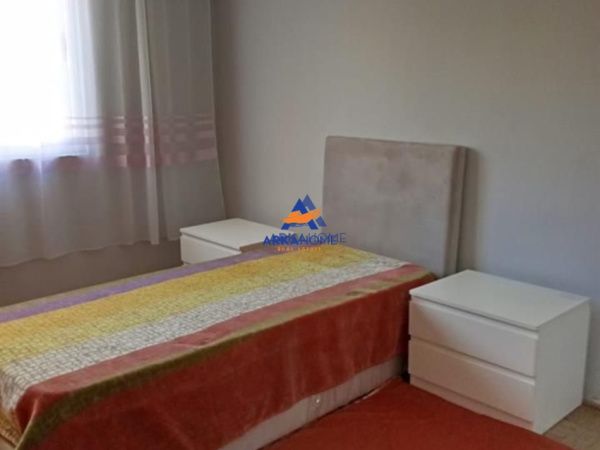 jepet me qera apartament 2+1+Ballkon Kati 4, 80 m² 450 € (TE OXHAKU)