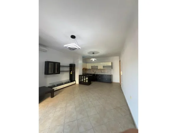 Shitet, Apartament 2+1+2, Kodra e Diellit, Tiranë.