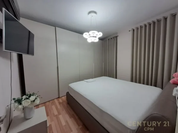 Tirane, jepet me qera apartament 2+1+Ballkon Kati 5, 100 m² 700 € 