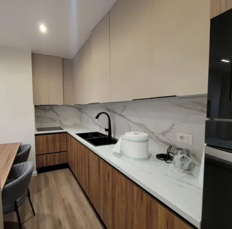 Tirane, shitet apartament 1+1 , 100 m² (Bllok)