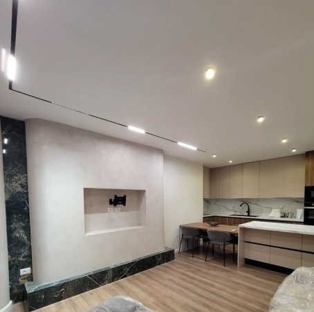 Tirane, shitet apartament 1+1+Aneks+Ballkon , 100 m² 400.000 € (blloku)