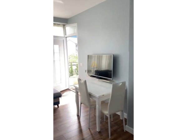 Tirane, jepet me qera 1+1 Kati 3 i nje Vile, 350 € (Pas Spitalit Amerikan 2)