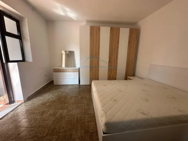 0683487469 Shqiperi, jepet me qera apartament 2+1+Ballkon Kati 2, 76 m² 400 € (QYTET STUDENTI)