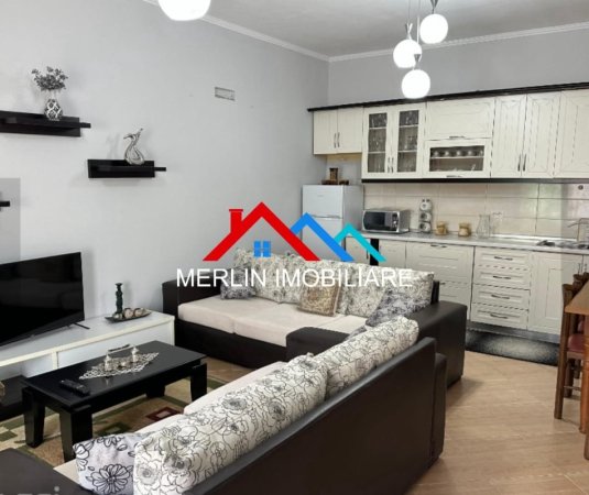 Tirane, jepet me qera apartament 2+1+Ballkon Kati 2, 100 m² 450 € (RRUGA LEANDRO ZOTO)