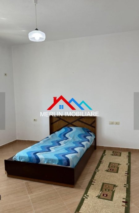 Tirane, jepet me qera apartament 2+1+Ballkon Kati 2, 100 m² 450 € (RRUGA LEANDRO ZOTO)