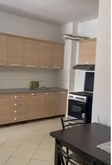 Tirane, jepet me qera apartament 2+1 Kati 1, 83 m² 450 € (Astir)