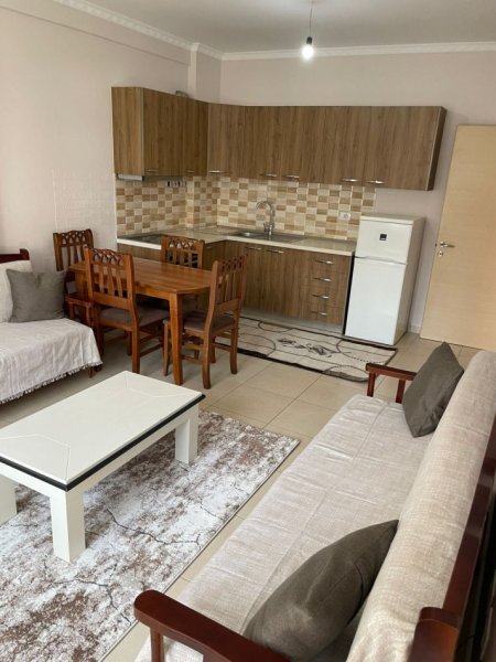 Tirane, jepet me qera apartament 1+1 Kati 3, 65 m² 380 € (astir)