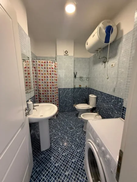 Tirane, shitet apartament 1+1 , 81 m² 175.000 € (Rruga e Barrikadave)