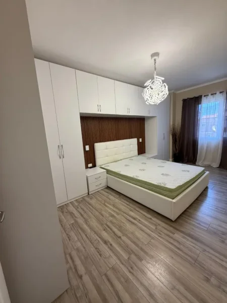 Tirane, shitet apartament 1+1 , 81 m² 175.000 € (Rruga e Barrikadave)