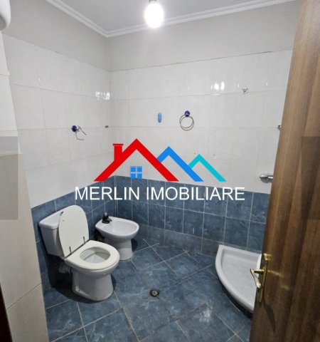 Tirane, jepet me qera apartament 1+1+Ballkon , 80 m² 500 € (RRUGA E KAVAJES)