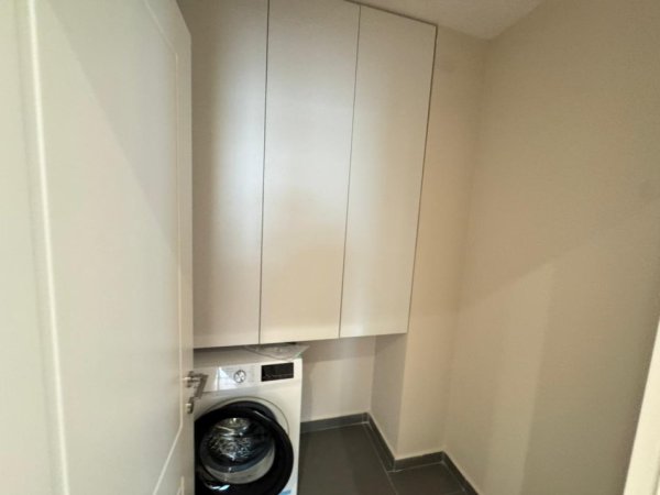 Tirane, shitet apartament 2+1+Aneks+Ballkon Kati 5, 130 m² 410.000 € (Lake View Rezidence)