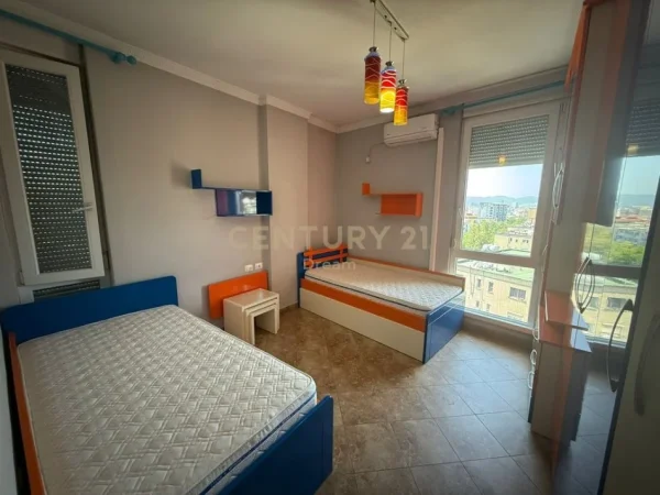 Tirane, shes apartament 2+1+Aneks+Ballkon Kati 6, 1 m² 240.000 € (Oxhaku)